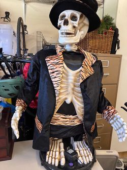 Life-Size Gemma  Animated Halloween Skeleton Decoration