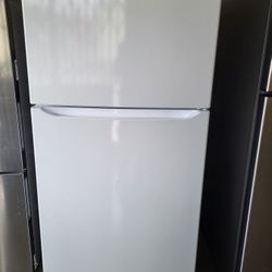 LG Top Freezer Refrigerator 30 Wide   