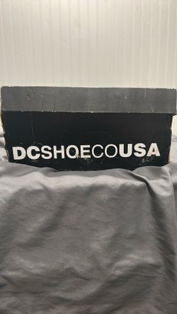 dc white and black shoes, size 6