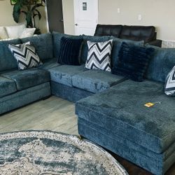 NEW SECTIONAL SOFA BIG 