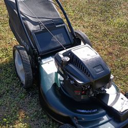 LAWN MOWER .. Excellent Cold Weather SALE .. SELF PROPELLED WITH THE BAG