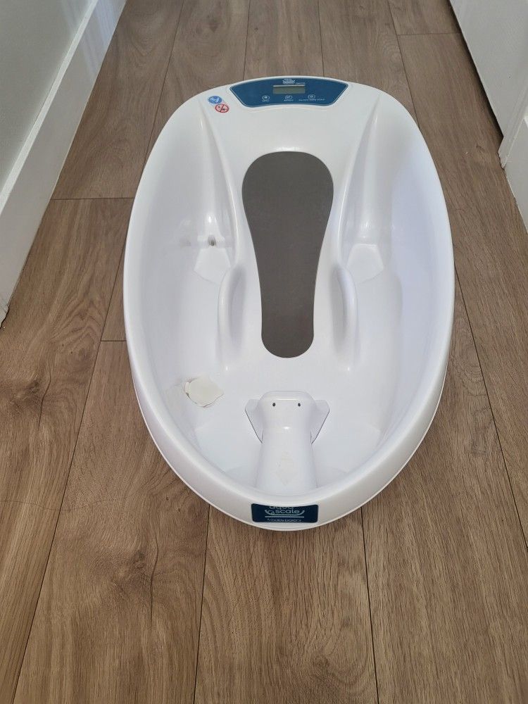 Baby Bath Tub w/ Thermometer and scale
