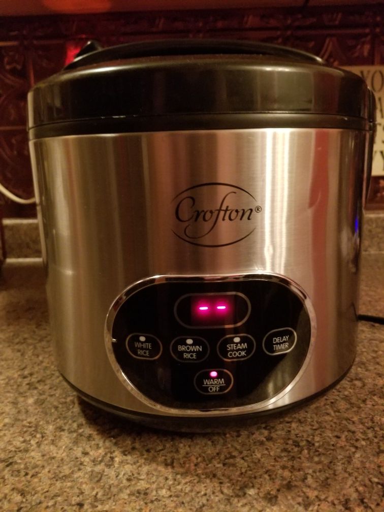 Crofton ARC-930SB 20-Cup (Cooked) Sensor Logic Rice Cooker and Food Steamer