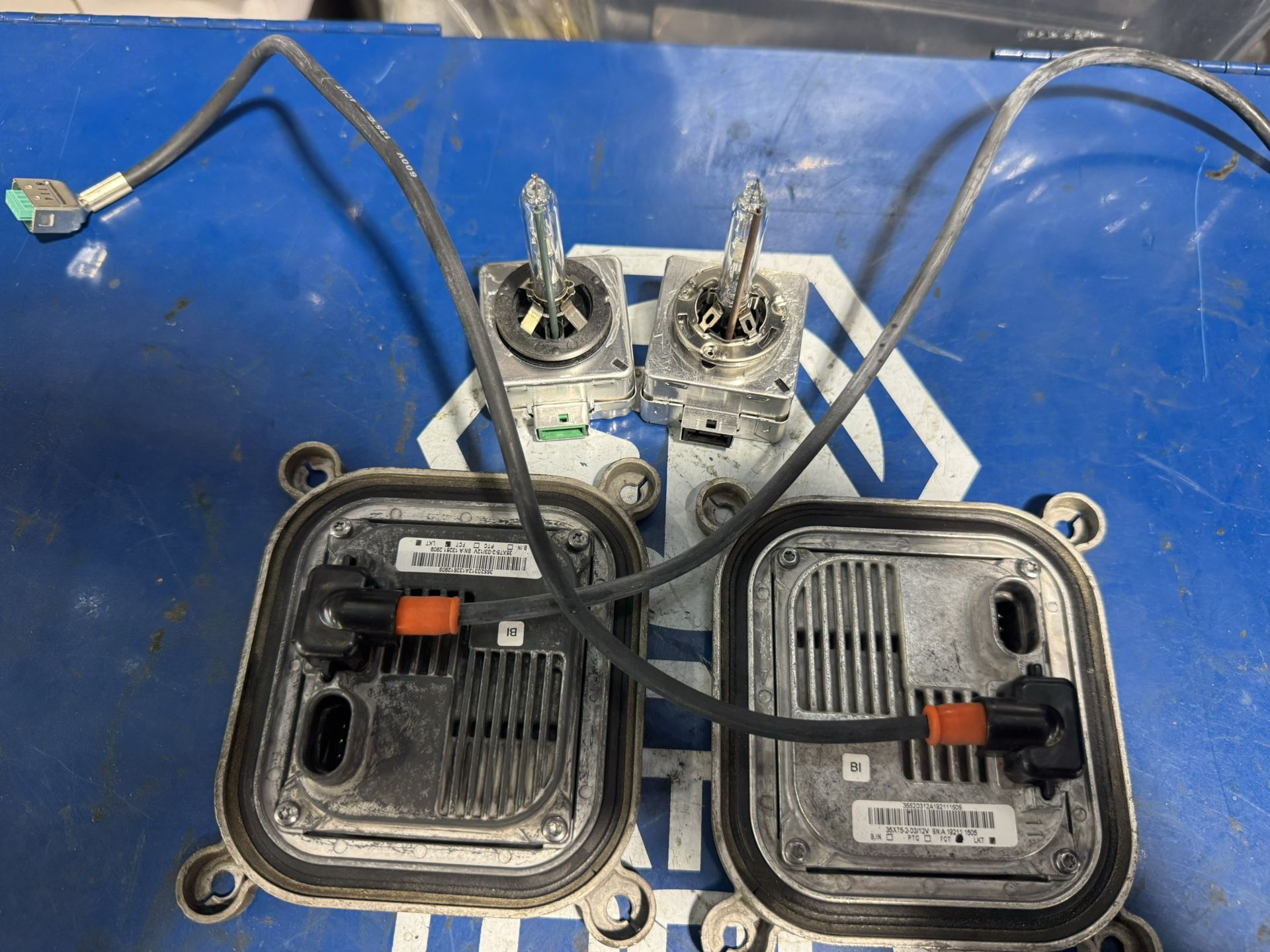 2011-2014 Dodge Charger OEM Osram Ballast D3s Bulbs