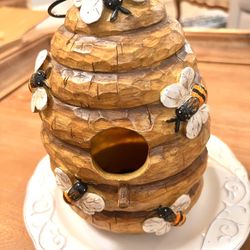 Beehive Resin Birdhouse