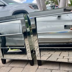 Set of 2 Mirrored Nightstands / Side Tables – Modern Glam Style 
