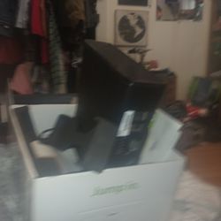 Xbox 360 New In Box With All Patch Cords And 1 Controler
