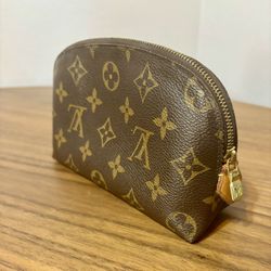 Louis Vuitton Monogram  Pochette cosmetic  PM 