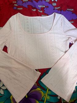 pink long sleeve cropped top