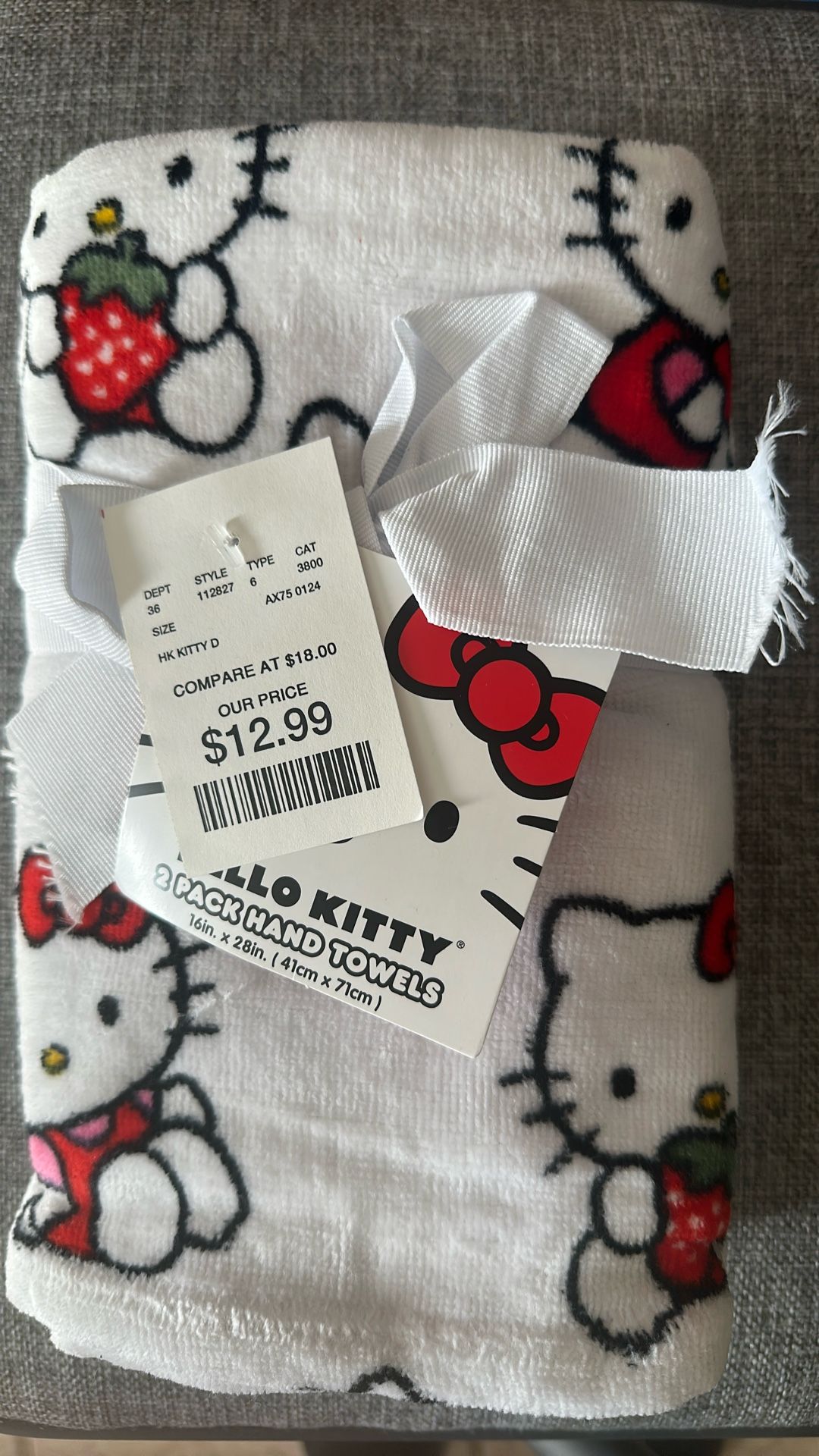New Hello Kitty Hand Towels (pack Of Two )