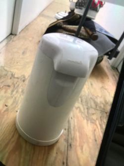 Diaper trash can