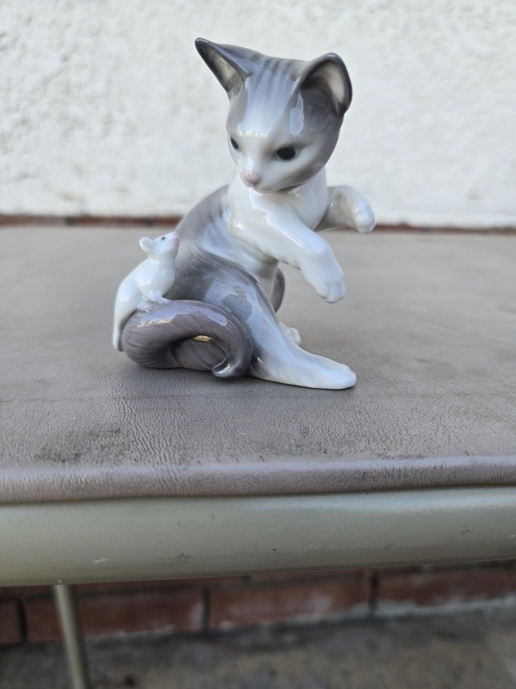 Lladro Figurine