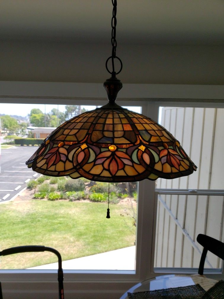 "QUOIZEL" PENDANT HYACINTH TIFFANY CHANDELIER