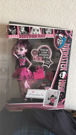 Monster High Draculaura Picture Day Doll