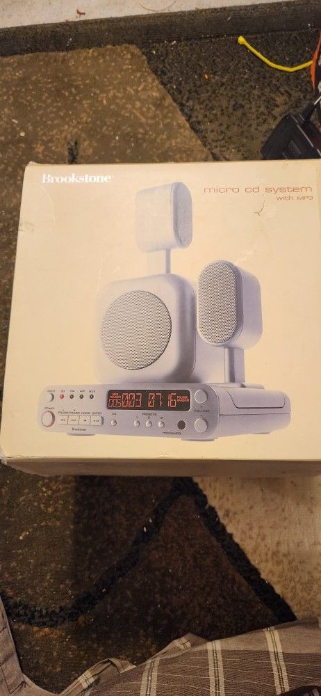 Brookstone Micro Cd System With Mp3