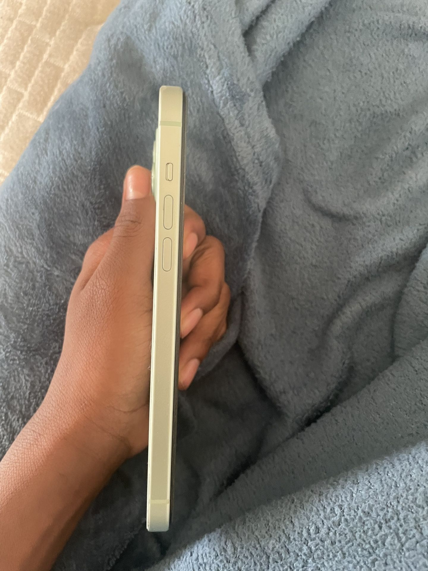 iPhone 15 Plus Pastel Mint Green.