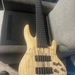 Bajo De 6 Cuerdas $ 700 