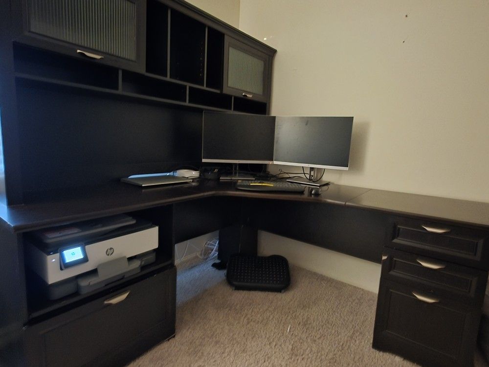 Office Desk $100 ‐