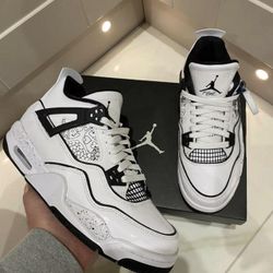 Jordan 4’s