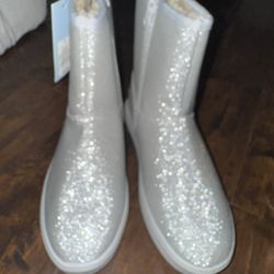 Silver Glitter Booth With Fur Girls Size 4 cat, and Jack