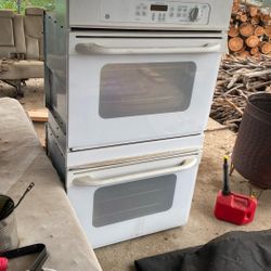 Double Oven Like New 220 