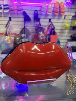 Red Lips Purse