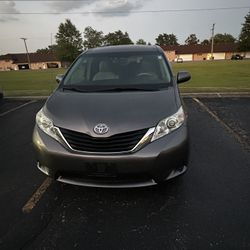 2012 Toyota Sienna