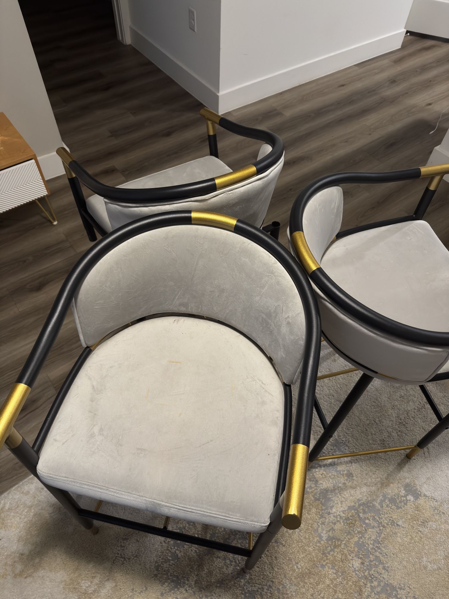 Modern Grey & Black Adjustable Bar Stools – Swivel, Excellent Condition – (Mansfield TX)