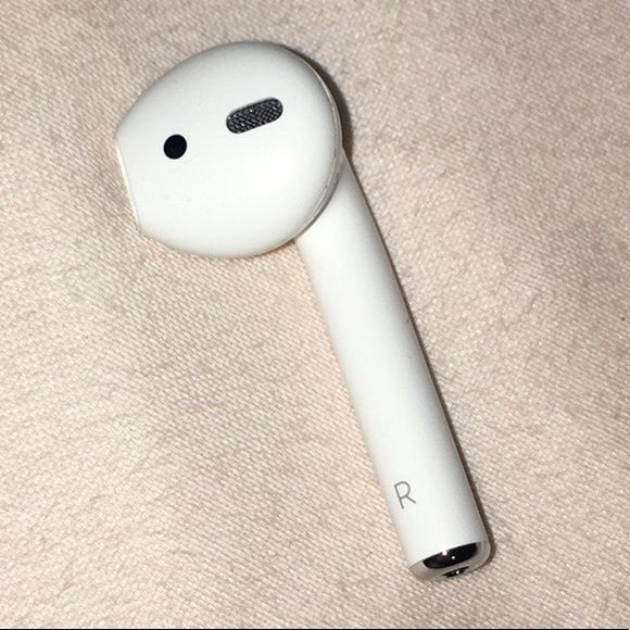 RIGHT AIRPOD ( ONLY THE SINGLE EARPHONE)