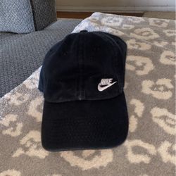 NIKE BLACK DAD HAT