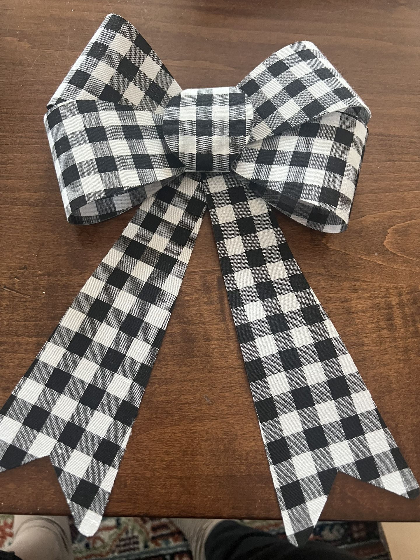 Bows Black And White Checkered