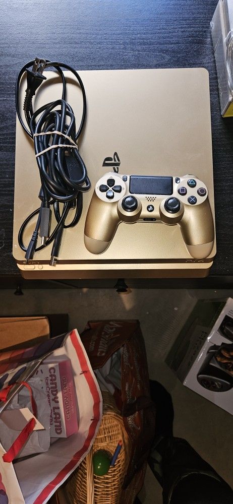 Playstation 4 1Tb Gold Limited Edition