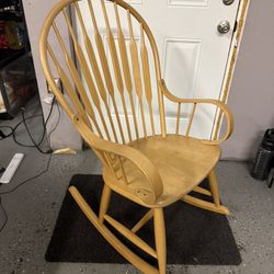 Wood Rocking Chair 