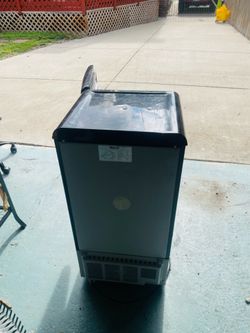 Mini fridge