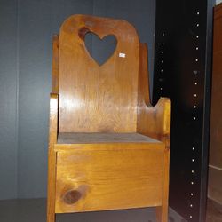 Heart Chair For Smaller  Kids Or Dolls 