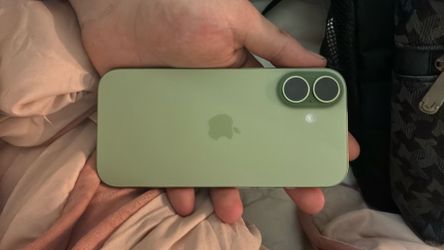 iPhone 17