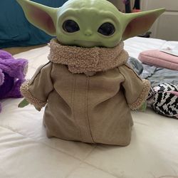baby yoda doll 