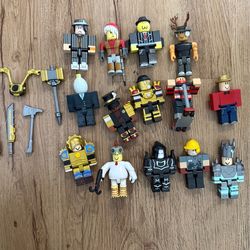 Roblox figures and accessories
