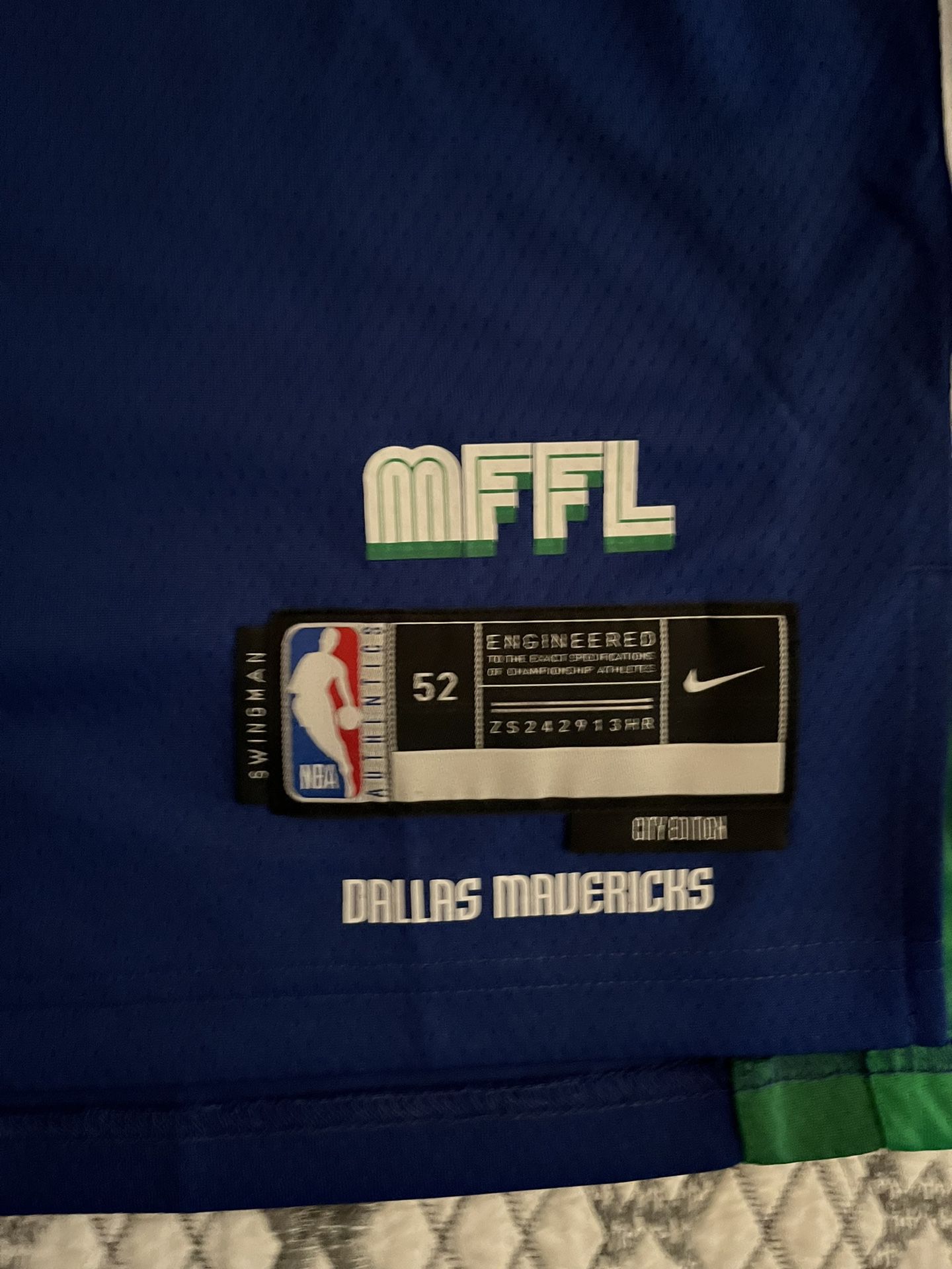 Dallas Mavericks Luka Doncic Jersey for Sale in Indio, CA - OfferUp