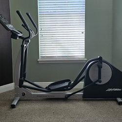 Life Fitness X1 Elliptical Whisper Stride Technology 