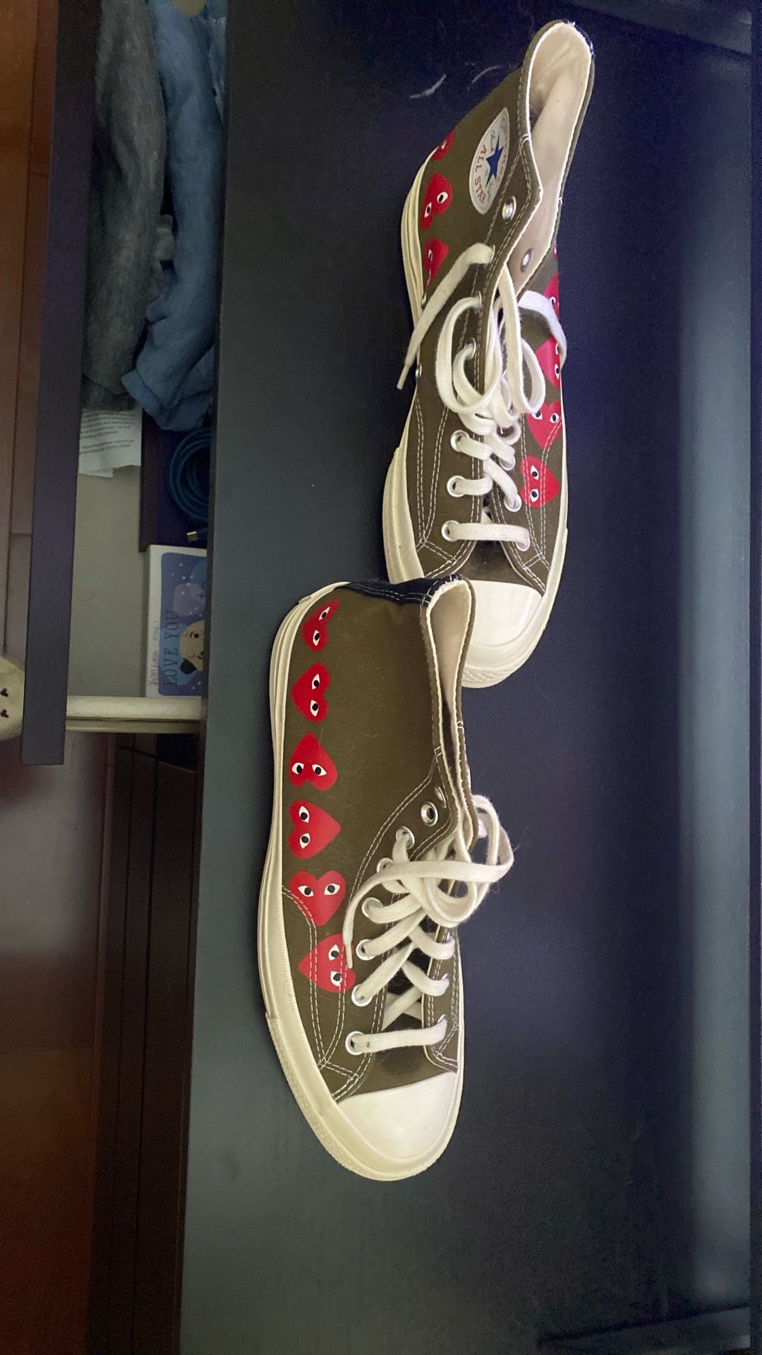 Converse ( Men Size 10)