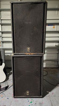 Yamaha C115V 1000W Speaker Pair