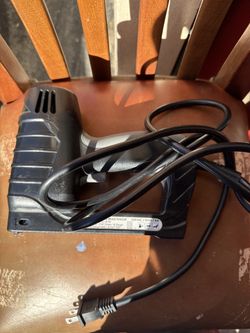 Good working Craftsman corded jigsaw with variable speed control. Clean, solid condition with normal cosmetic wear from use. Adjustable speed dial for