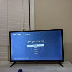 32" Onn Smart TV With Remote Like New 