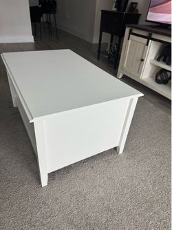 Large white coffee table in good condition