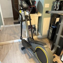 Golds gym Elliptical Machine