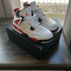 Size 3Y Jordan 4 