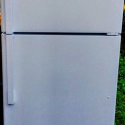 G.E. REFRIGERATOR 