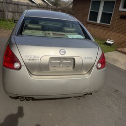 2005 Nissan maxima