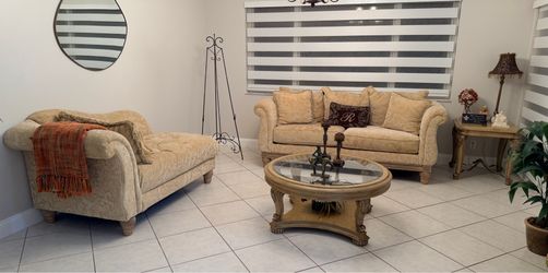 Leaving room with Fireplace